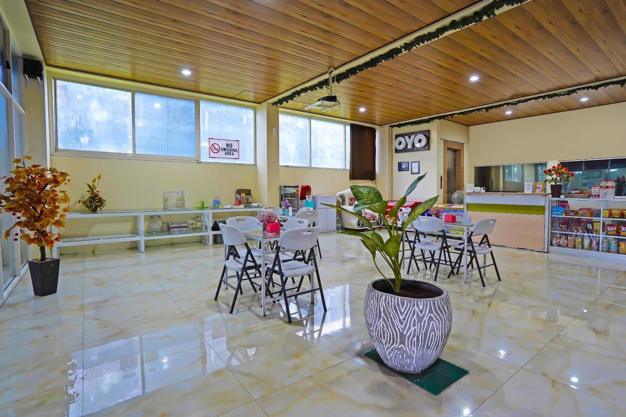 Oyo Life 511 Grace Residence Surabaya Exteriör bild