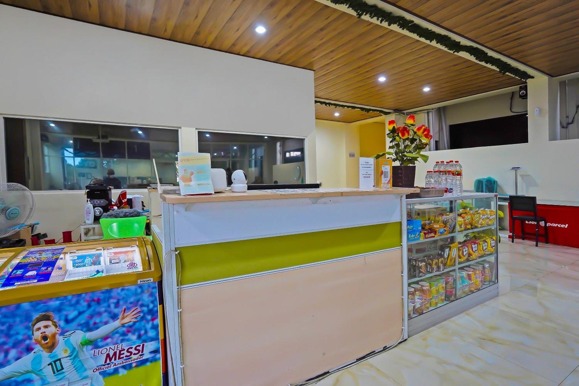 Oyo Life 511 Grace Residence Surabaya Exteriör bild